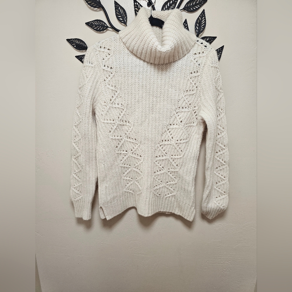 Women's Banana Republic Beige Turtleneck Sweater Size L Ivory Color